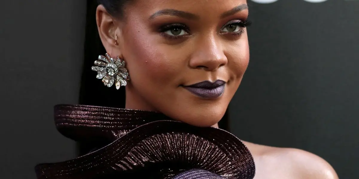 Rihanna verklagt ihren Vater Ronald Fenty wegen Betrugs