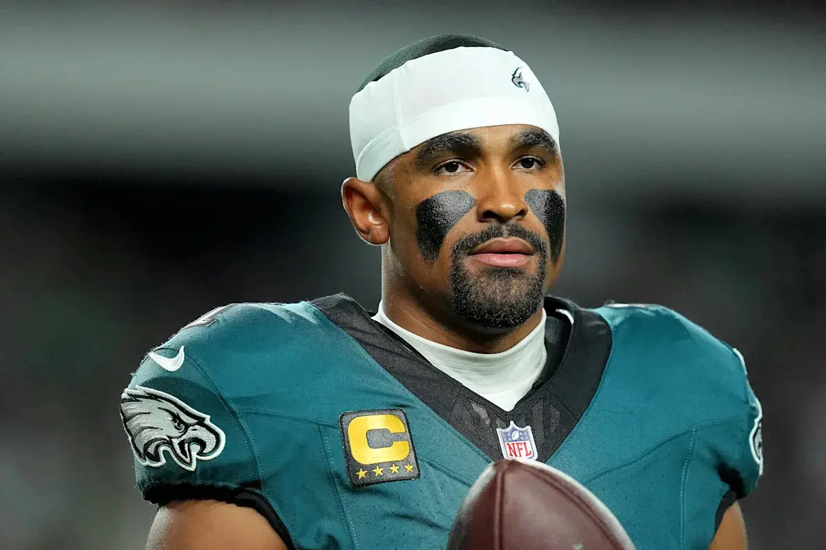 Ex-Eagles Defender Takes Brutal Shot at Jalen Hurts
