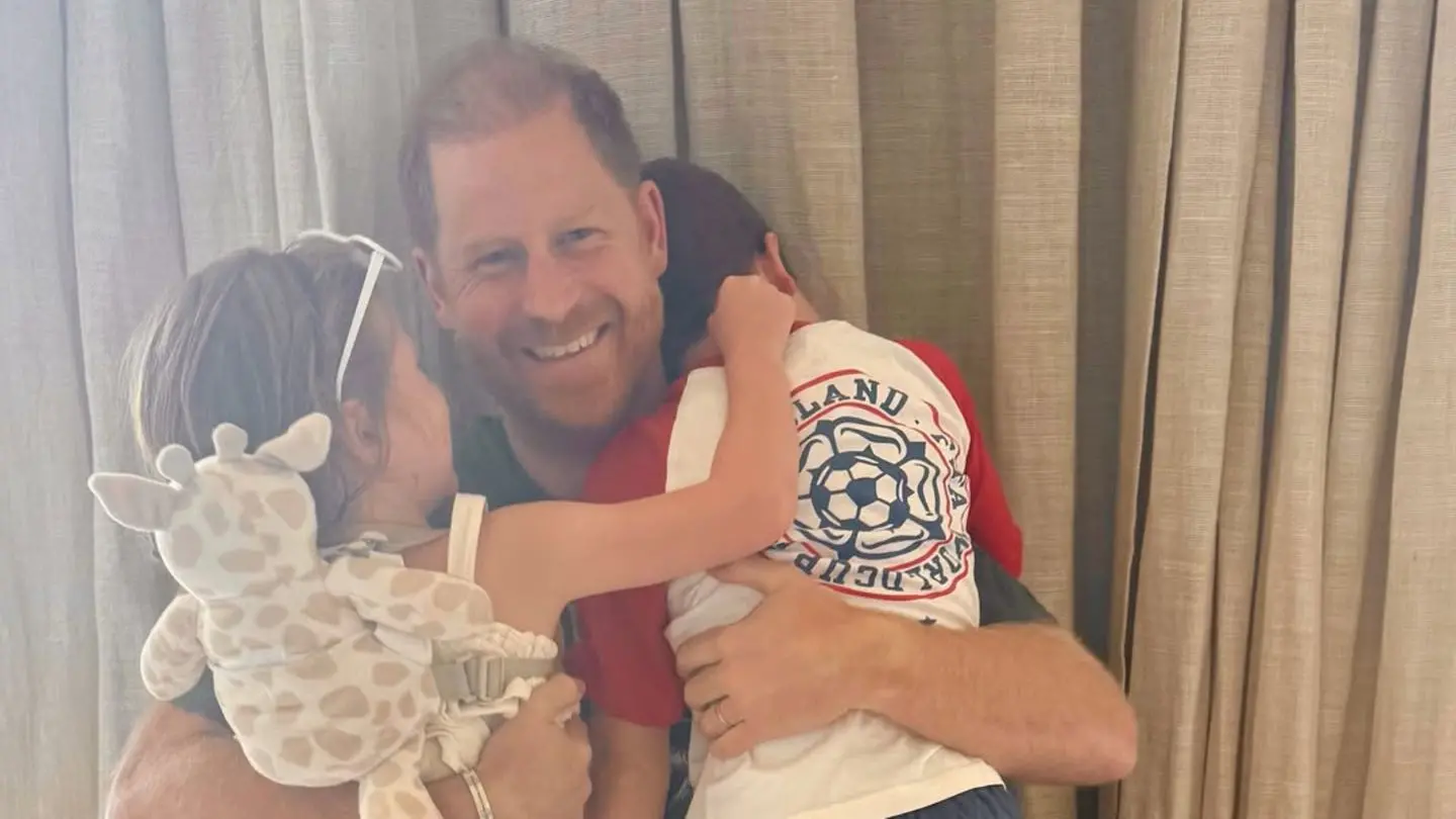 Herzogin Meghan: Rührendes neues Foto von Harry, Archie und Lilibet